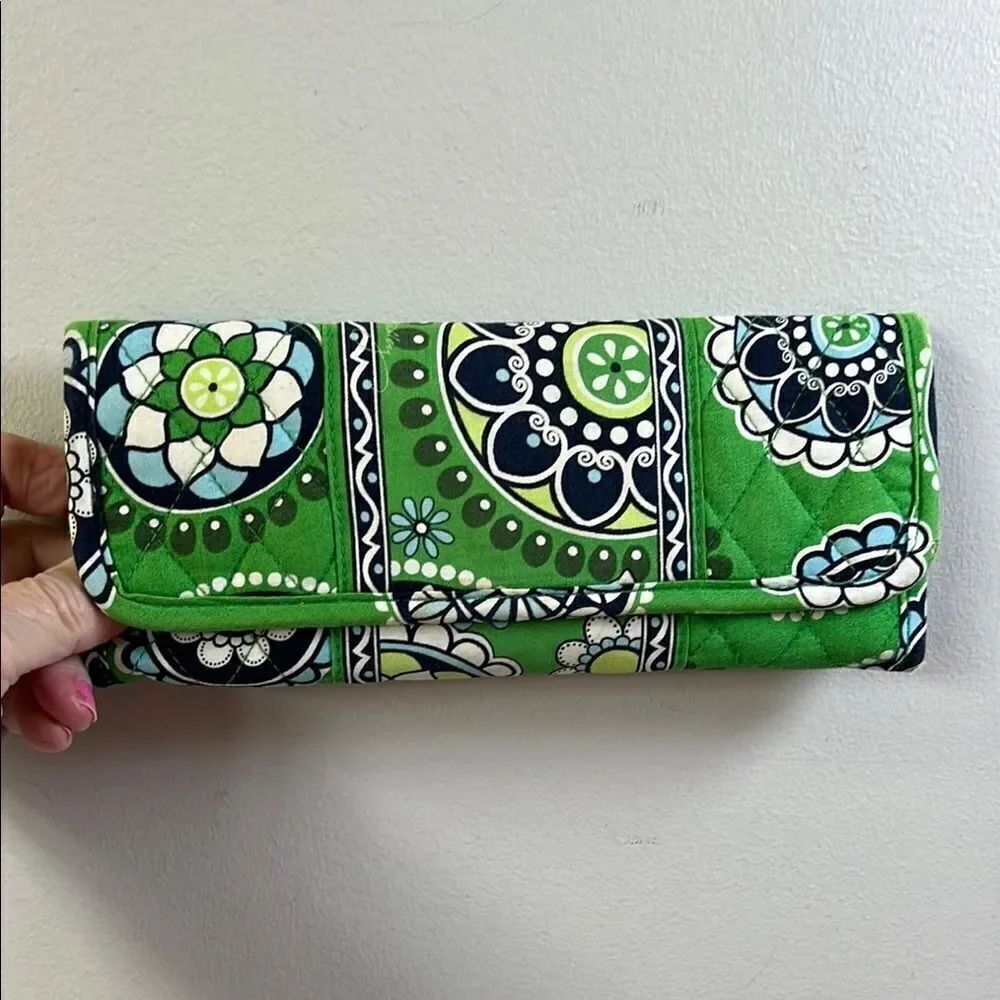 Vera Bradley Cupcake Green Women's Clutch/Long Wallet